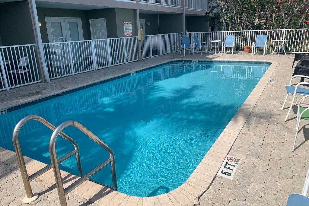 Luxury And Spacious Waterside Getaway 克利尔沃特 外观 照片